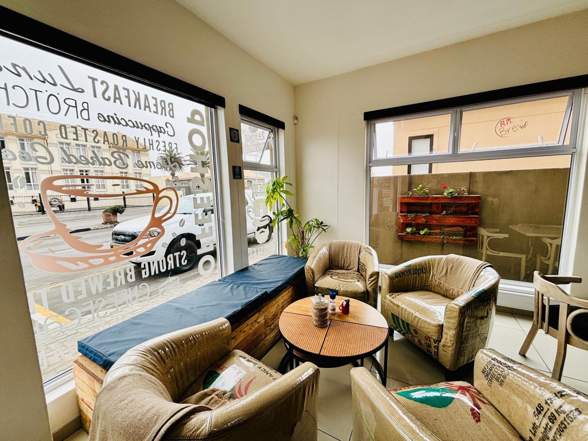 Ferienwohnung Bright & Stylish Self Catering Swakopmund Cbd Exterior foto